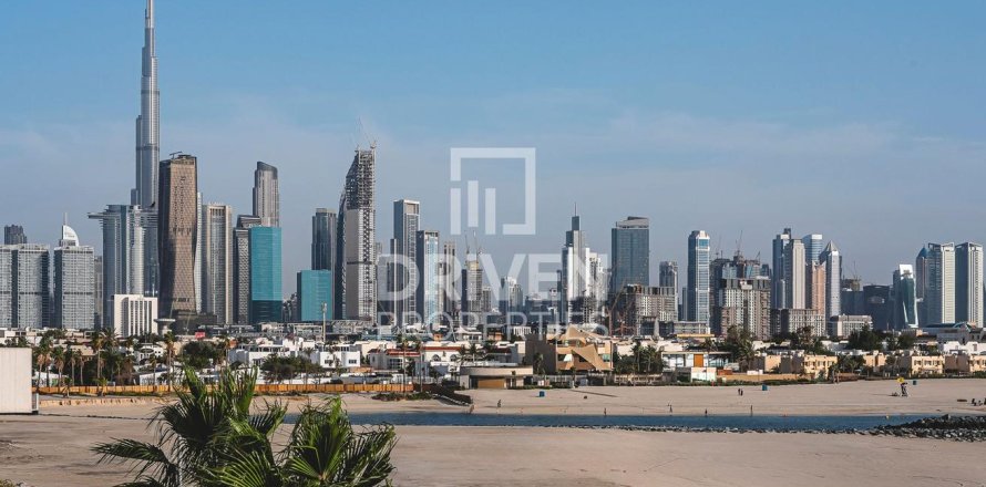 Villa en La Mer, Jumeirah, Dubai, 6 dormitorios, 893.73 m², № 125113