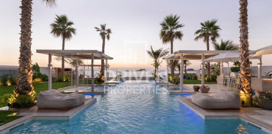 Villa in Jumeirah Bay Island, Jumeirah, Dubai 5 bedrooms, 1602.76 sq.m. № 125109