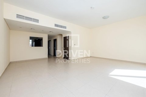 Villa en International City, Dubai, 3 dormitorios, 154 m², № 20751 - foto 1