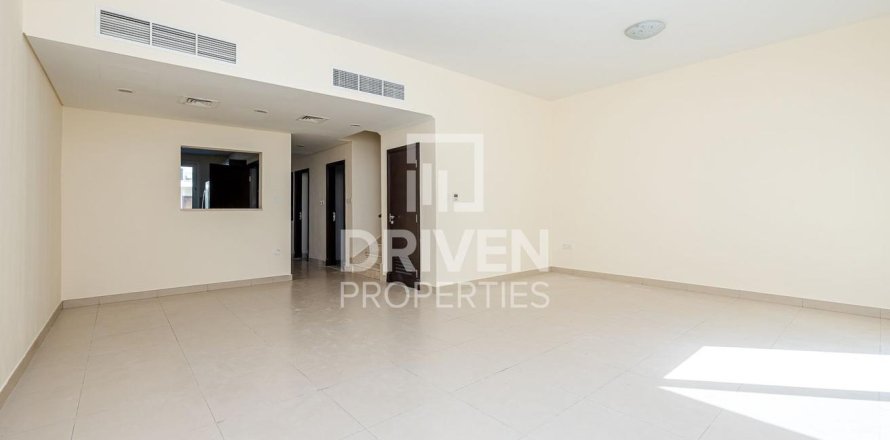 Villa en International City, Dubai, 3 dormitorios, 154 m², № 20751
