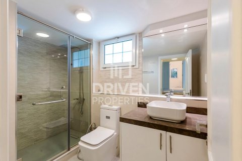 Villa in Al Barsha 1, Al Barsha, Dubai 4 bedrooms, 311 sq.m. № 20743 - photo 22