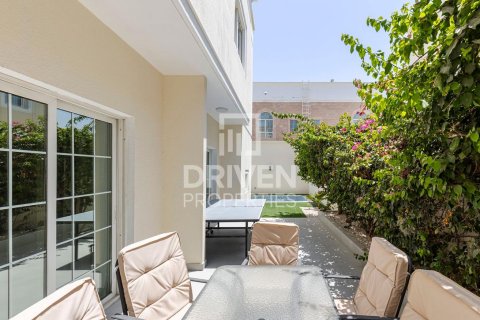 Villa in Al Barsha 1, Al Barsha, Dubai 4 bedrooms, 311 sq.m. № 20743 - photo 24