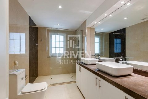 Villa in Al Barsha 1, Al Barsha, Dubai 4 bedrooms, 311 sq.m. № 20743 - photo 21
