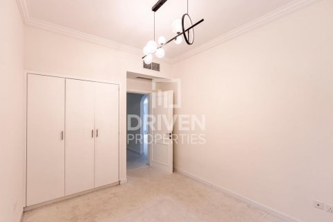 Villa in Al Barsha 1, Al Barsha, Dubai 4 bedrooms, 311 sq.m. № 20743 - photo 4
