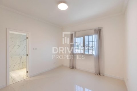 Villa in Al Barsha 1, Al Barsha, Dubai 4 bedrooms, 311 sq.m. № 20743 - photo 8