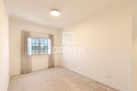 Villa in Al Barsha 1, Al Barsha, Dubai 4 bedrooms, 311 sq.m. № 20743 - photo 5
