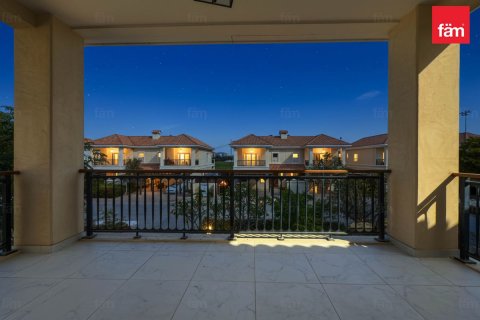 Купить виллу в Дубае: 4 спальни, 362.6м², № 89528 - фото 2