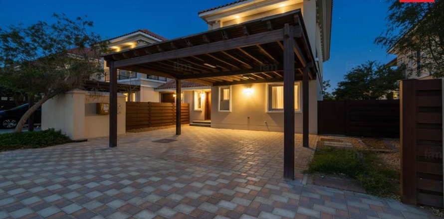 Вилла в Дубае, 4 спальни, 362.6м², № 89528