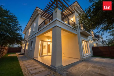 Купить виллу в Дубае: 4 спальни, 362.6м², № 89528 - фото 3