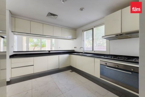 Купить виллу в Дубае: 4 спальни, 362.6м², № 89528 - фото 18