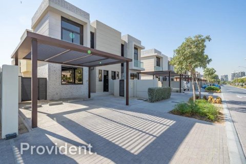 Villa en Dubai, 3 dormitorios, 324 m², № 2469 - foto 1