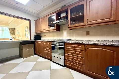 Apartment in The Crescent, Palm Jumeirah, Dubai 2 bedrooms, 164 sq.m. № 76517 - photo 5