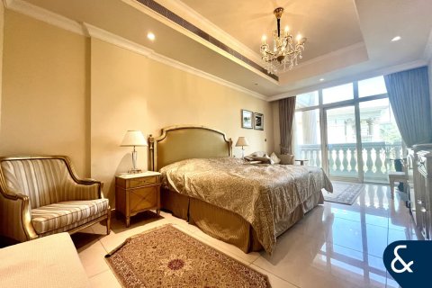 Apartment in The Crescent, Palm Jumeirah, Dubai 2 bedrooms, 164 sq.m. № 76517 - photo 7