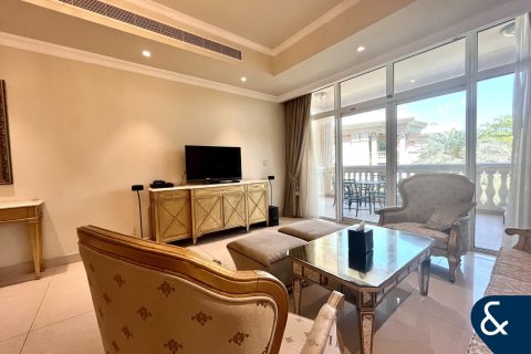 Apartment in The Crescent, Palm Jumeirah, Dubai 2 bedrooms, 164 sq.m. № 76517 - photo 3