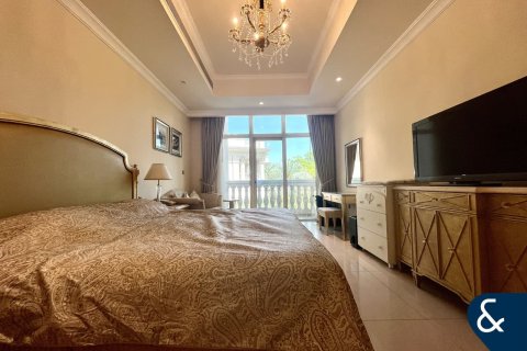 Apartment in The Crescent, Palm Jumeirah, Dubai 2 bedrooms, 164 sq.m. № 76517 - photo 8