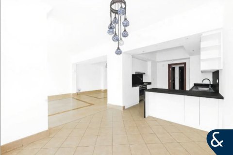 Apartment in Emaar 6 Towers, Dubai Marina, Dubai 3 bedrooms, 218 sq.m. № 76521 - photo 3