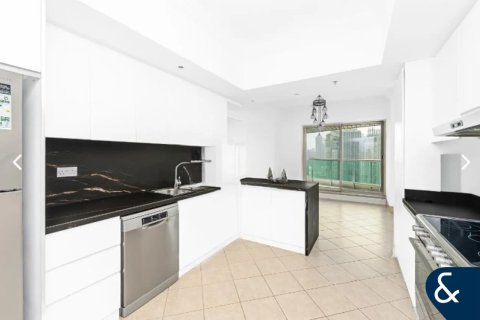 Apartment in Emaar 6 Towers, Dubai Marina, Dubai 3 bedrooms, 218 sq.m. № 76521 - photo 2