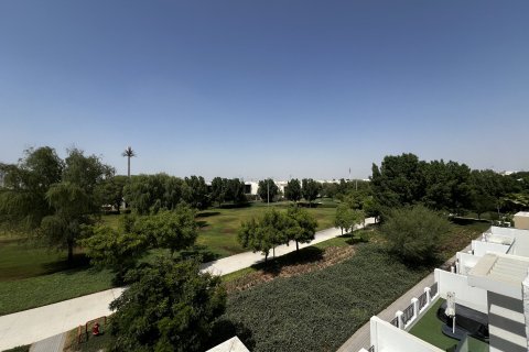 Villa in Dubai 4 bedrooms, 231 sq.m. № 109601 - photo 13