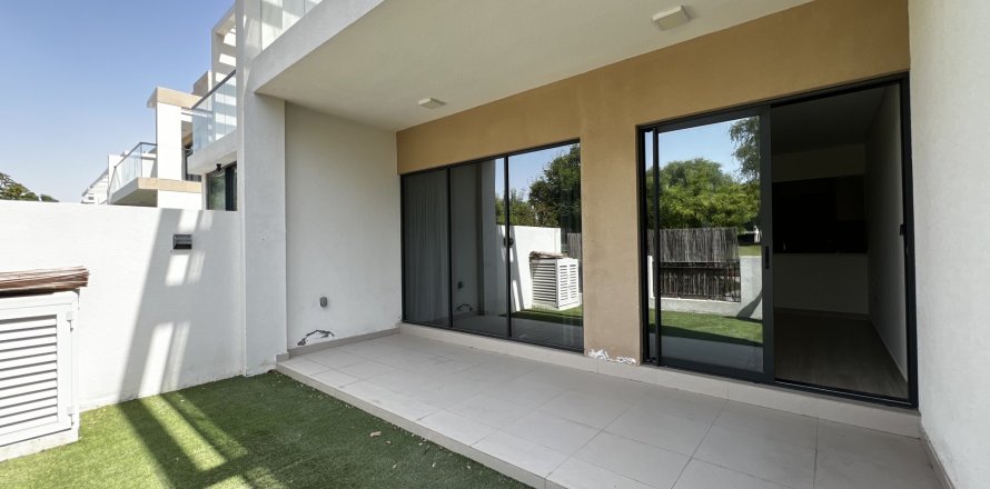 Villa in Dubai 4 bedrooms, 231 sq.m. № 109601