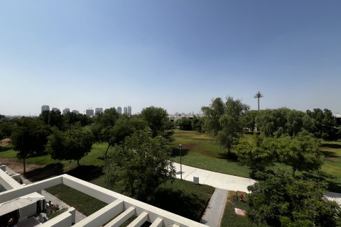 Villa in Dubai 4 bedrooms, 231 sq.m. № 109601 - photo 12