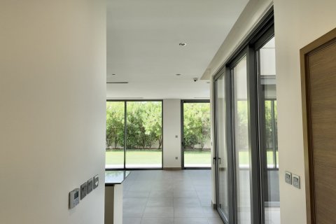 Villa in Dubai Hills Estate, Dubai 4 bedrooms, 327.3 sq.m. № 119335 - photo 2