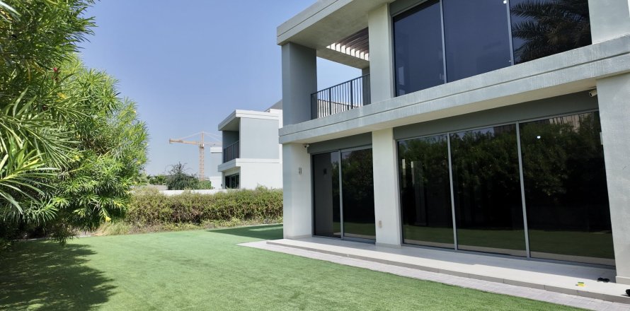 Villa in Dubai Hills Estate, Dubai 4 bedrooms, 327.3 sq.m. № 119335