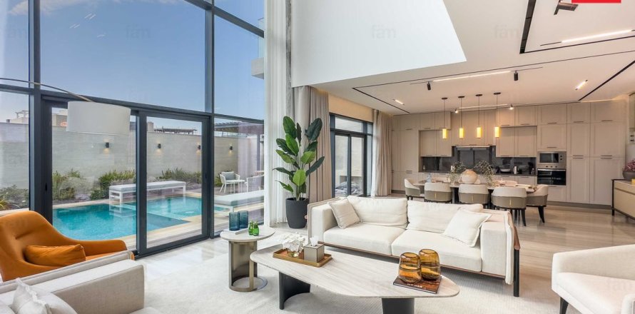Villa in Dubai 6 bedrooms, 930.2 sq.m. № 46931