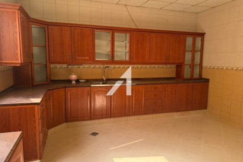 Снять в аренду виллу в Al Safa 2, Аль-Сафа, Дубай: 5 спален, 1569.3м², № 59871 - фото 17