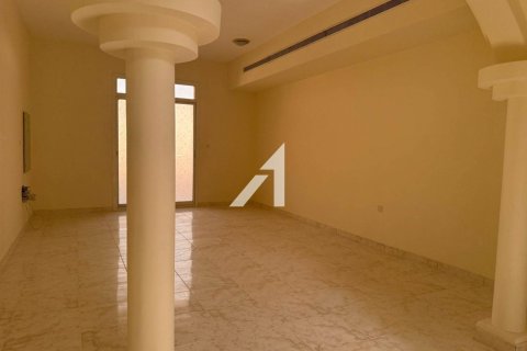 Снять в аренду виллу в Al Safa 2, Аль-Сафа, Дубай: 5 спален, 1569.3м², № 59871 - фото 9
