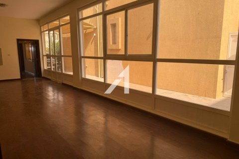 Снять в аренду виллу в Al Safa 2, Аль-Сафа, Дубай: 5 спален, 1569.3м², № 59871 - фото 3