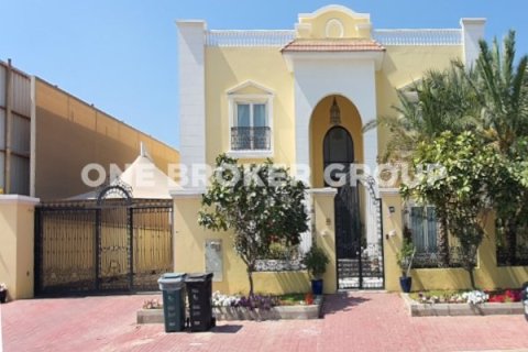 Villa à Al Barsha, Dubai, 6 chambres, 1114.8 m², № 730 - photo 1