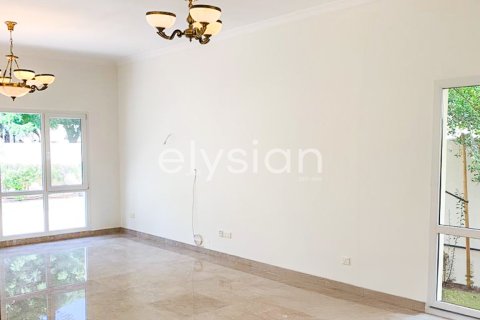 Villa en Meadows 8, Meadows, Dubai, 4 dormitorios, 334 m², № 38140 - foto 8
