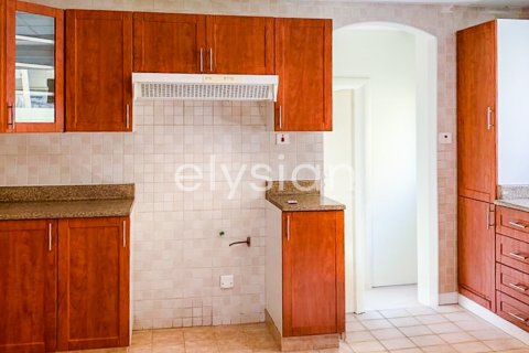 Villa en Meadows 8, Meadows, Dubai, 4 dormitorios, 334 m², № 38140 - foto 2