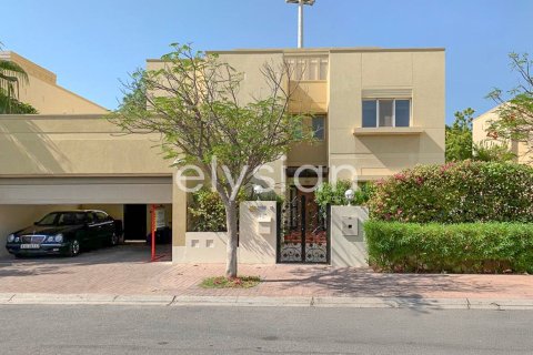 Villa en Meadows 8, Meadows, Dubai, 4 dormitorios, 334 m², № 38140 - foto 1