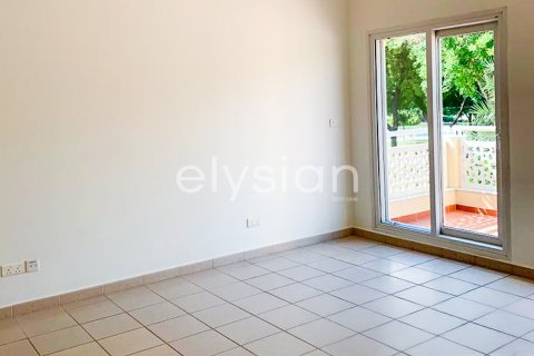 Villa en Meadows 8, Meadows, Dubai, 4 dormitorios, 334 m², № 38140 - foto 7