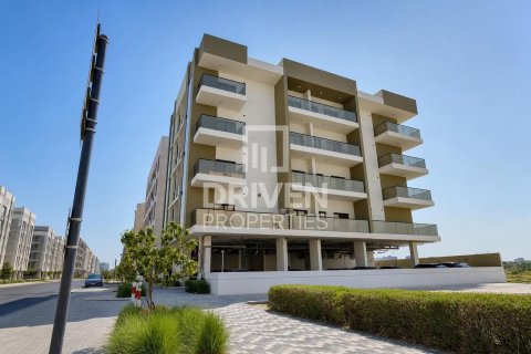 Building in Dubai Land, Dubai 1592.36 sq.m. № 125295 - photo 6