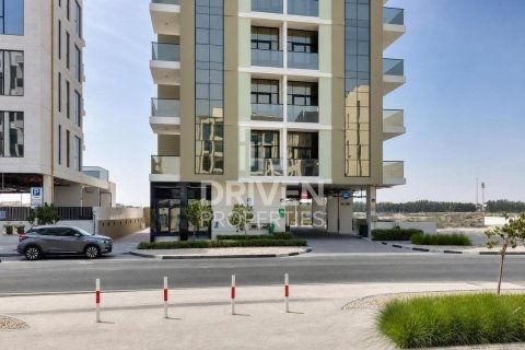 Building in Dubai Land, Dubai 1592.36 sq.m. № 125295 - photo 2