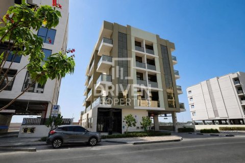 Building in Dubai Land, Dubai 1592.36 sq.m. № 125295 - photo 10