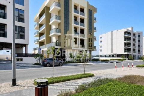 بناية في Dubai Land, دبي 1592.36 م² رقم 125295