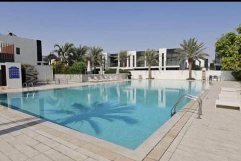 Villa in Dubai 2 bedrooms, 174.8 sq.m. № 138880 - photo 4