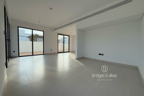 Снять в аренду виллу в Tilal Al Ghaf, Дубай: 4 спальни, 258м², № 94475 - фото 4