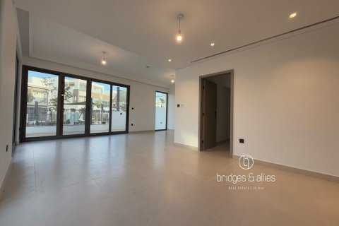 Снять в аренду виллу в Tilal Al Ghaf, Дубай: 4 спальни, 258м², № 94475 - фото 3