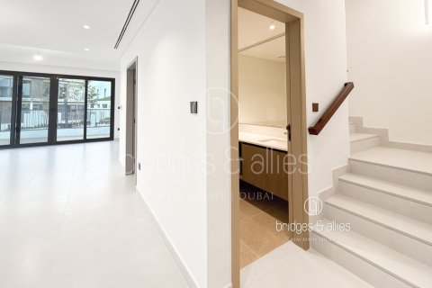 Снять в аренду виллу в Tilal Al Ghaf, Дубай: 4 спальни, 258м², № 94475 - фото 5