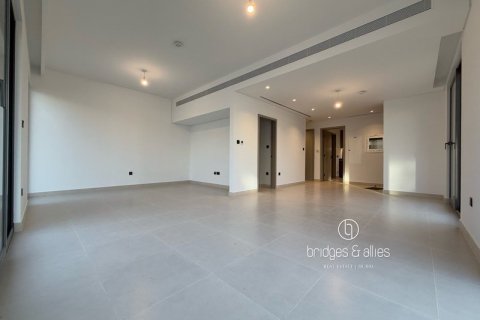 Снять в аренду виллу в Tilal Al Ghaf, Дубай: 4 спальни, 258м², № 94475 - фото 2