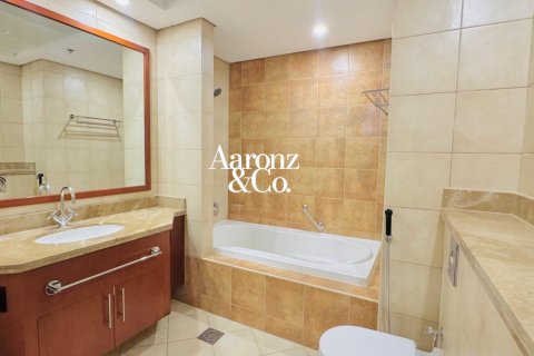 Apartment in Jumeirah Beach Residence, Dubai 2 bedrooms, 188 sq.m. № 123437 - photo 10