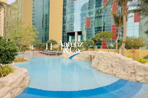 Apartment in Jumeirah Beach Residence, Dubai 2 bedrooms, 181 sq.m. № 123438 - photo 24