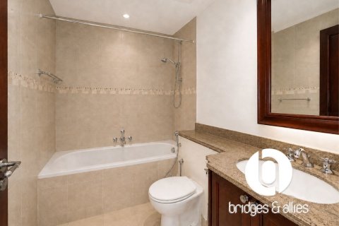 Apartment in Old Town, Dubai 1 bedroom, 126 sq.m. № 123442 - photo 13