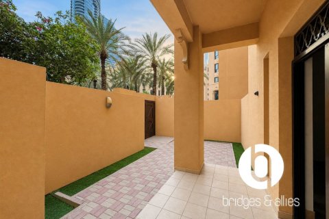 Apartment in Old Town, Dubai 1 bedroom, 126 sq.m. № 123442 - photo 8