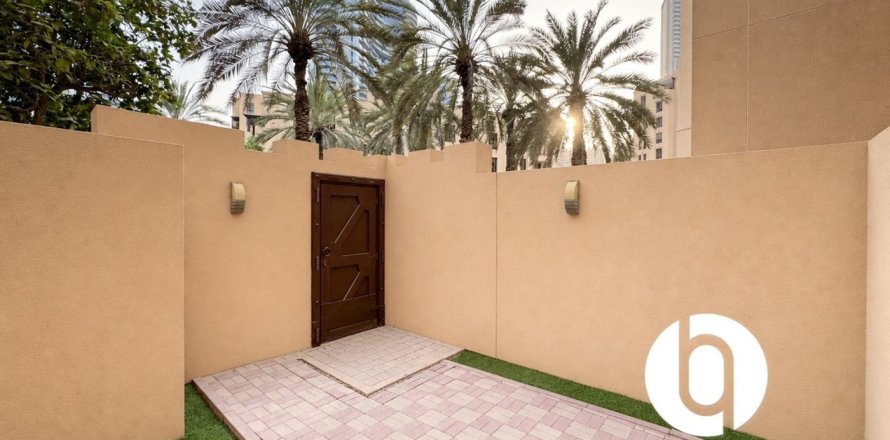 Apartment in Old Town, Dubai 1 bedroom, 126 sq.m. № 123442