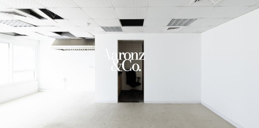 Office in Al Quoz, Dubai 106 sq.m. № 123440